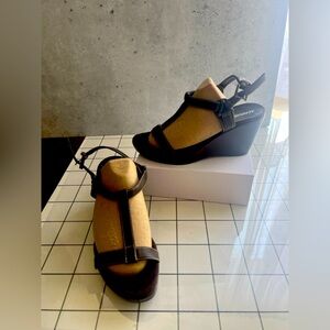 Aerosoles Chocolate Brown Leather Wedge Sandals. NWOT Size 7